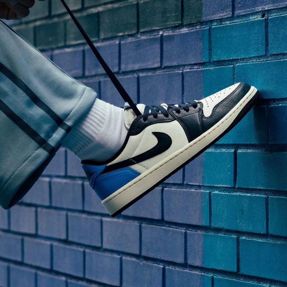 Jordan 1 Low OG Obsidian UNC Blue Black